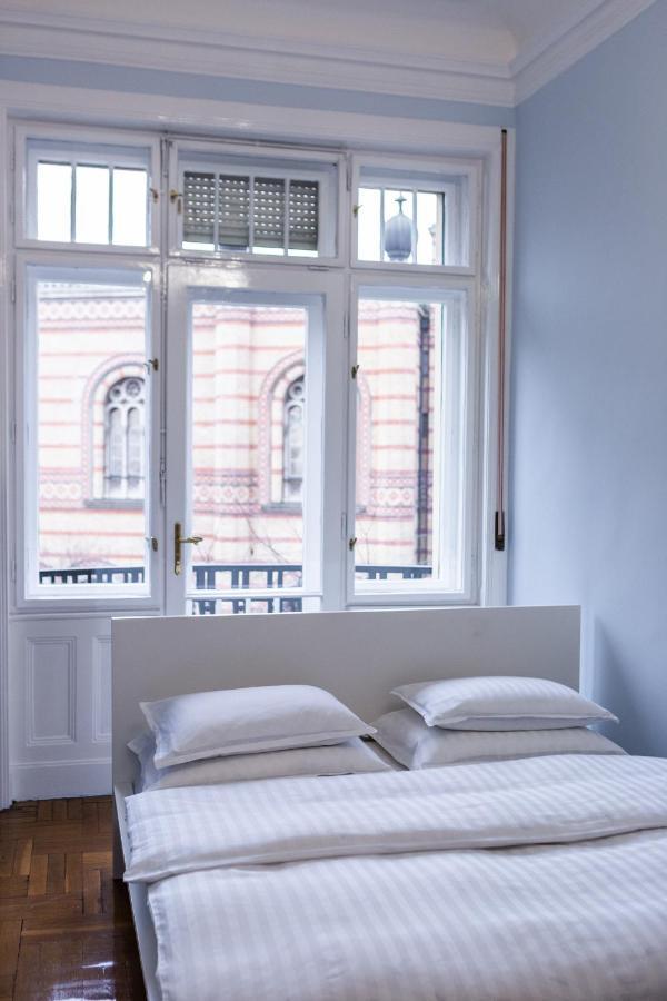 Luxury Downtown 3 Bedroom Apartment By Synagoge With Beautiful View Budapest Exterior photo