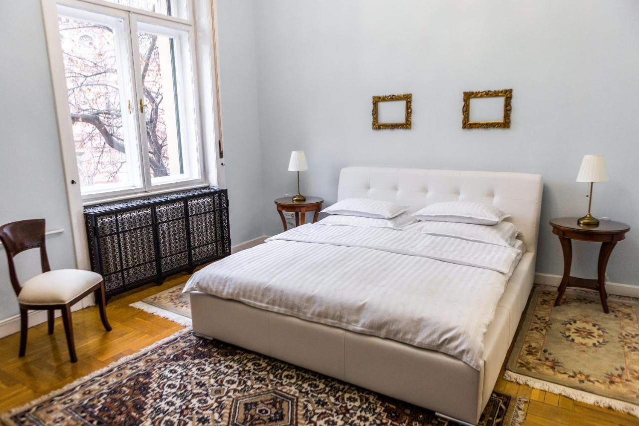 Luxury Downtown 3 Bedroom Apartment By Synagoge With Beautiful View Budapest Exterior photo