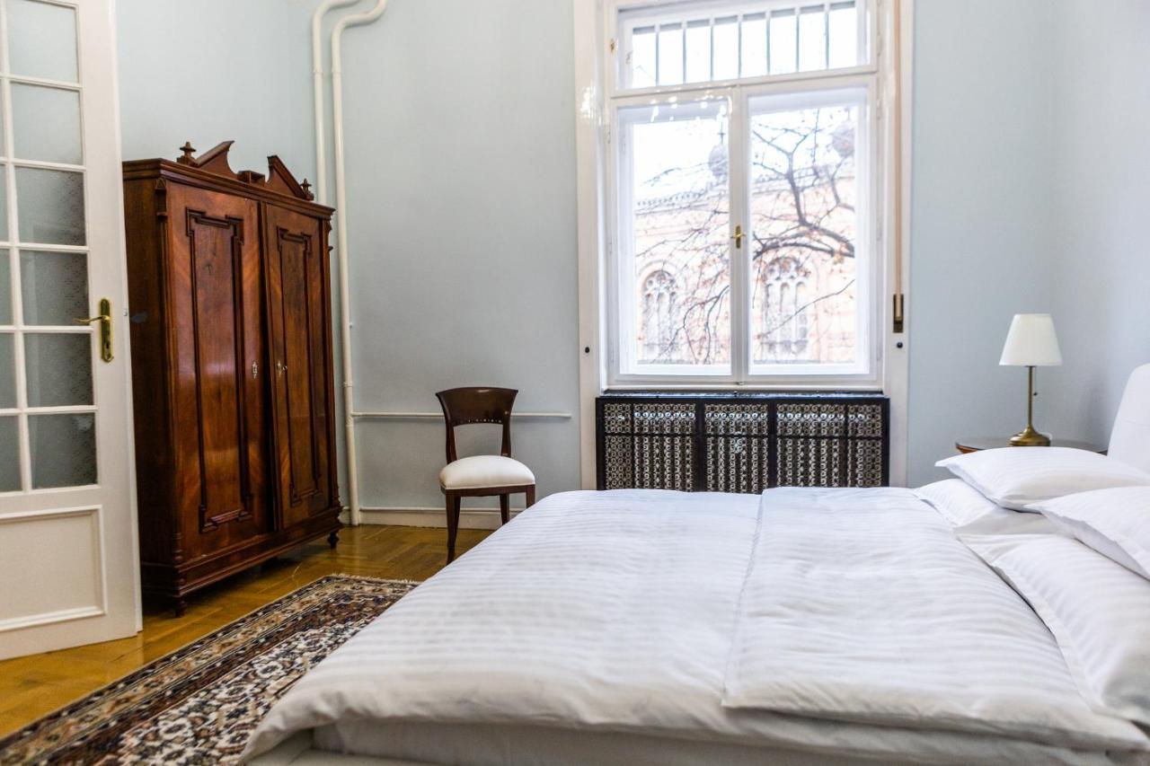 Luxury Downtown 3 Bedroom Apartment By Synagoge With Beautiful View Budapest Exterior photo