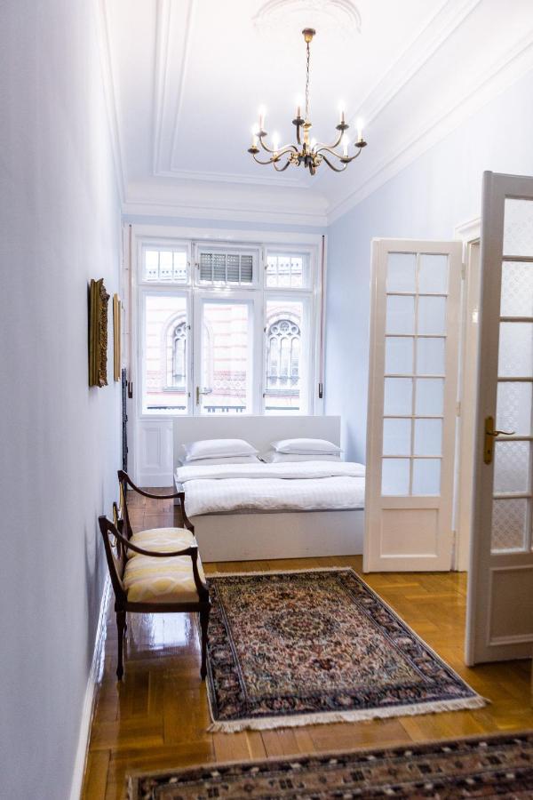 Luxury Downtown 3 Bedroom Apartment By Synagoge With Beautiful View Budapest Exterior photo