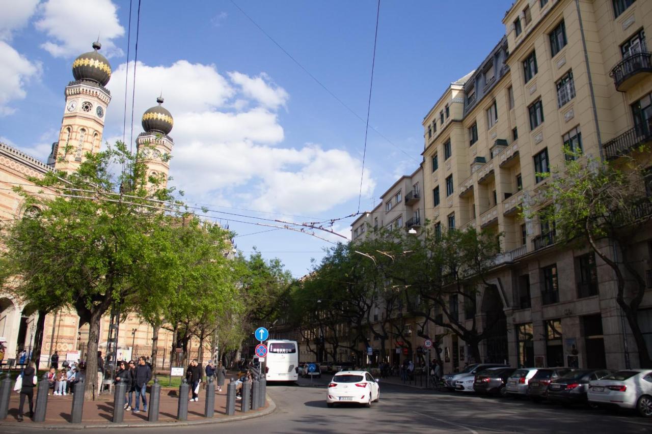 Luxury Downtown 3 Bedroom Apartment By Synagoge With Beautiful View Budapest Exterior photo
